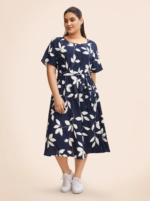  Affordable Online BoutiquesLeaf Print Pocket Belted Dress Affordable Online Boutiques