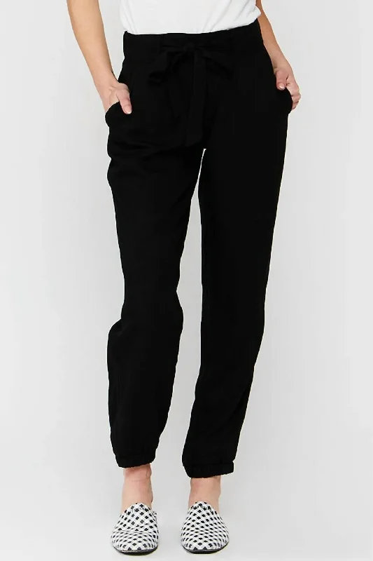  Modern Women's Fashion with Vintage TouchesMckay Jogger Pant In Black Modern Women's Fashion with Vintage Touches